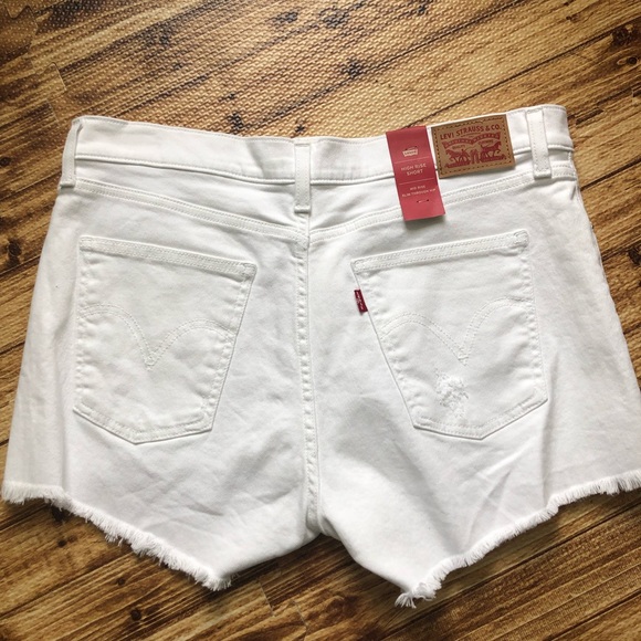 NWT Levi’s high rise white shorts 10/W30 14/W32 - Picture 4 of 7